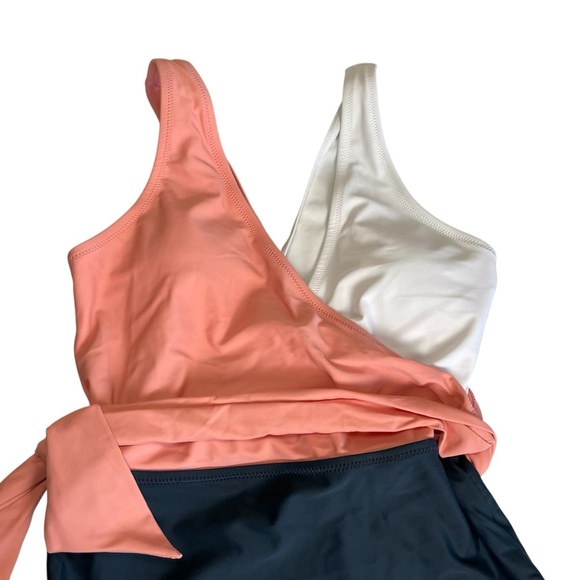 CUPSHE Women's Knotted Color Block One Piece Swimsuit Small White Peach Navy NWT - Picture 5 of 16
